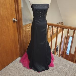 🎈Rebecca Large formal Dress Black with Fushcia